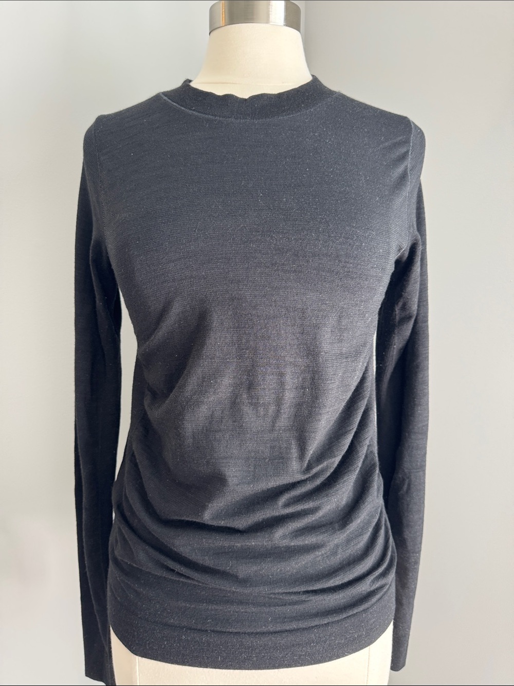 Athleta Long Sleeve Lightweight Crewneck Sweater - Black, Size M